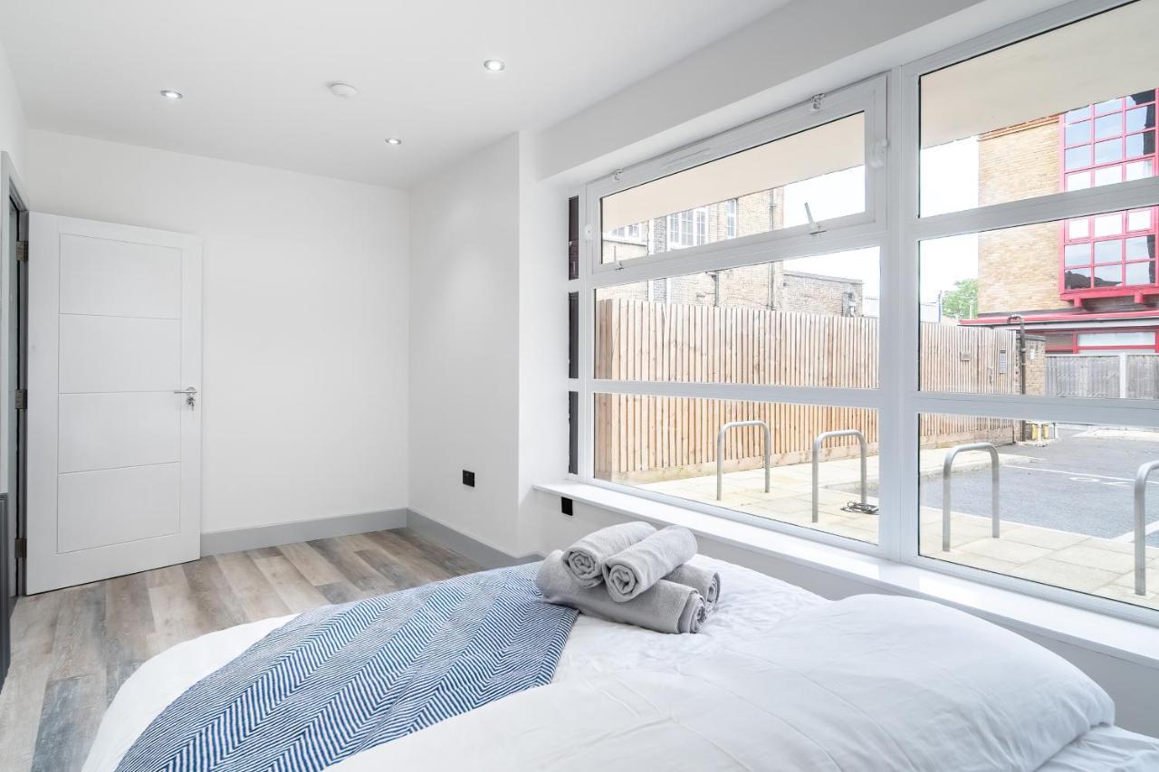 Ferienwohnung London Road Romford Block Exterior foto